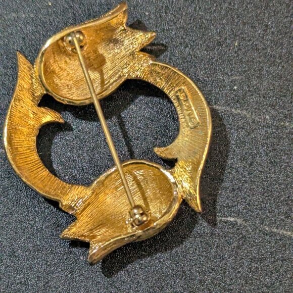 Monet Vintage Gold Brooch Pin Tulip Motif Oval Design Jewelry - Picture 3 of 6